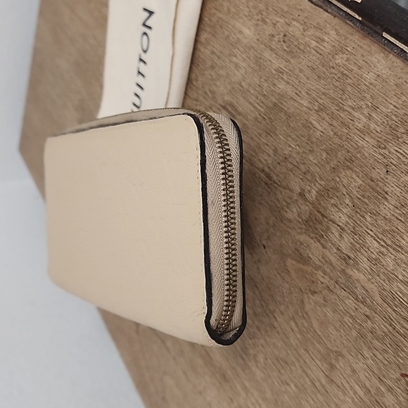 LOUIS VUITTON Round Zipper Monogram Empreinte Leather Beige Zippy Wallet - Picture 7 of 15